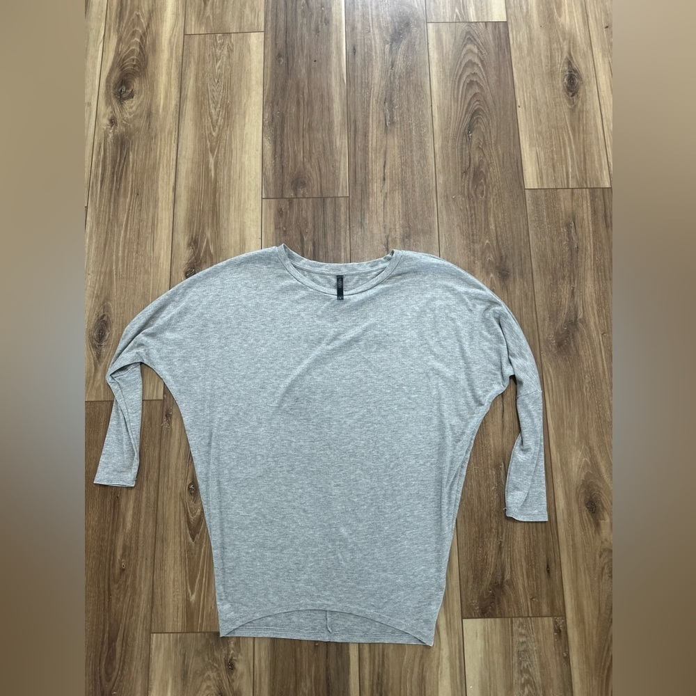 Savvi womens ribbed top size small